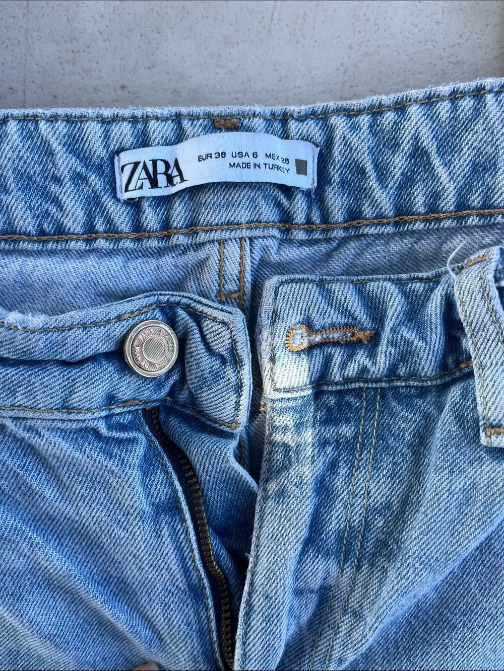 Zara relaxed straight